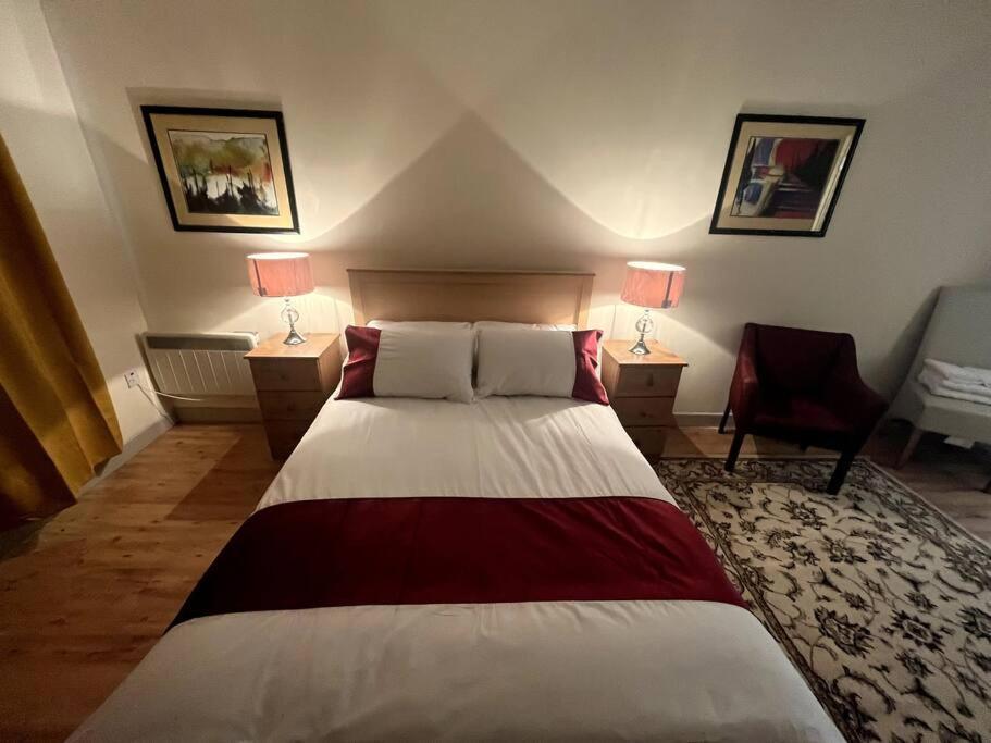 Elegant Rooms And Suites In Knock Knock  Exterior foto